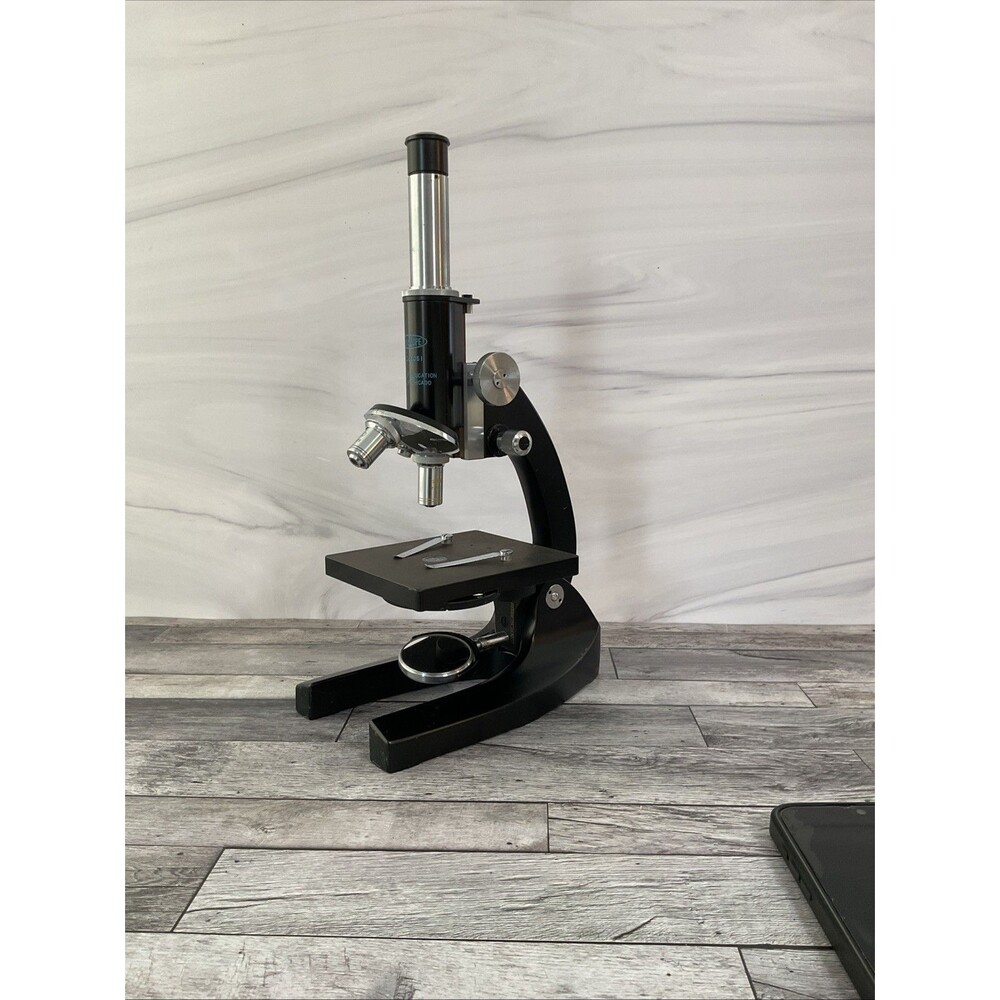 Lumiscope No Z65051 Vintage Microscope, Chicago Board Of Education.